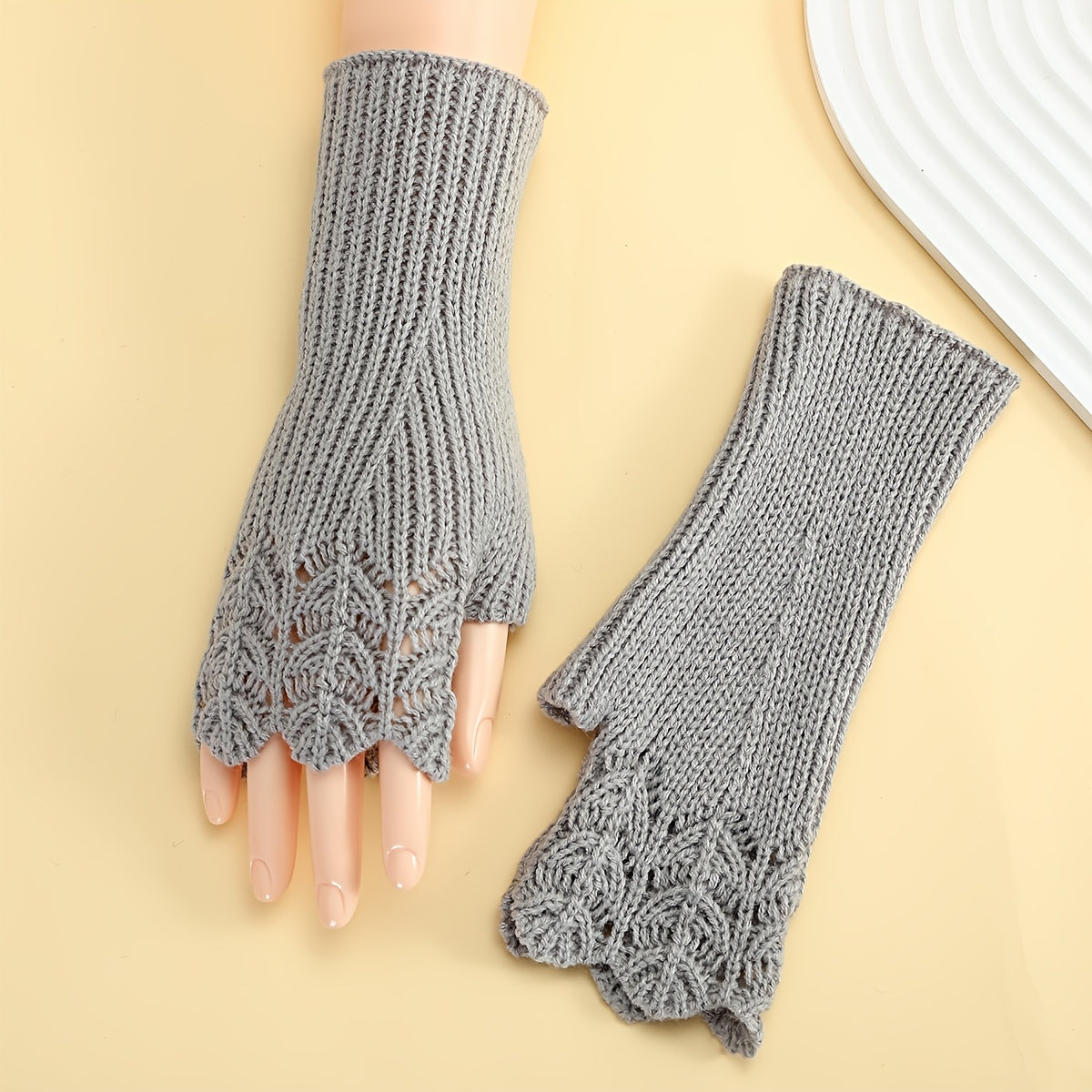 1 Pair Preppy Style Women'S Fingerless Gloves - Acrylic Knit Fish Scale Pattern, Elastic Warm Arm Warmers for Casual Weekend, Decorative Half Finger Outdoor Gloves, 100% Acrylic, Solid Color