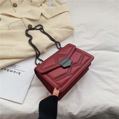 Fashionable and Minimalist Crossbody Bag