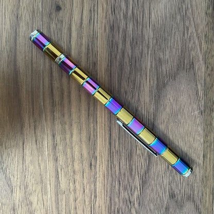 Two-Color Model Magnet Pen