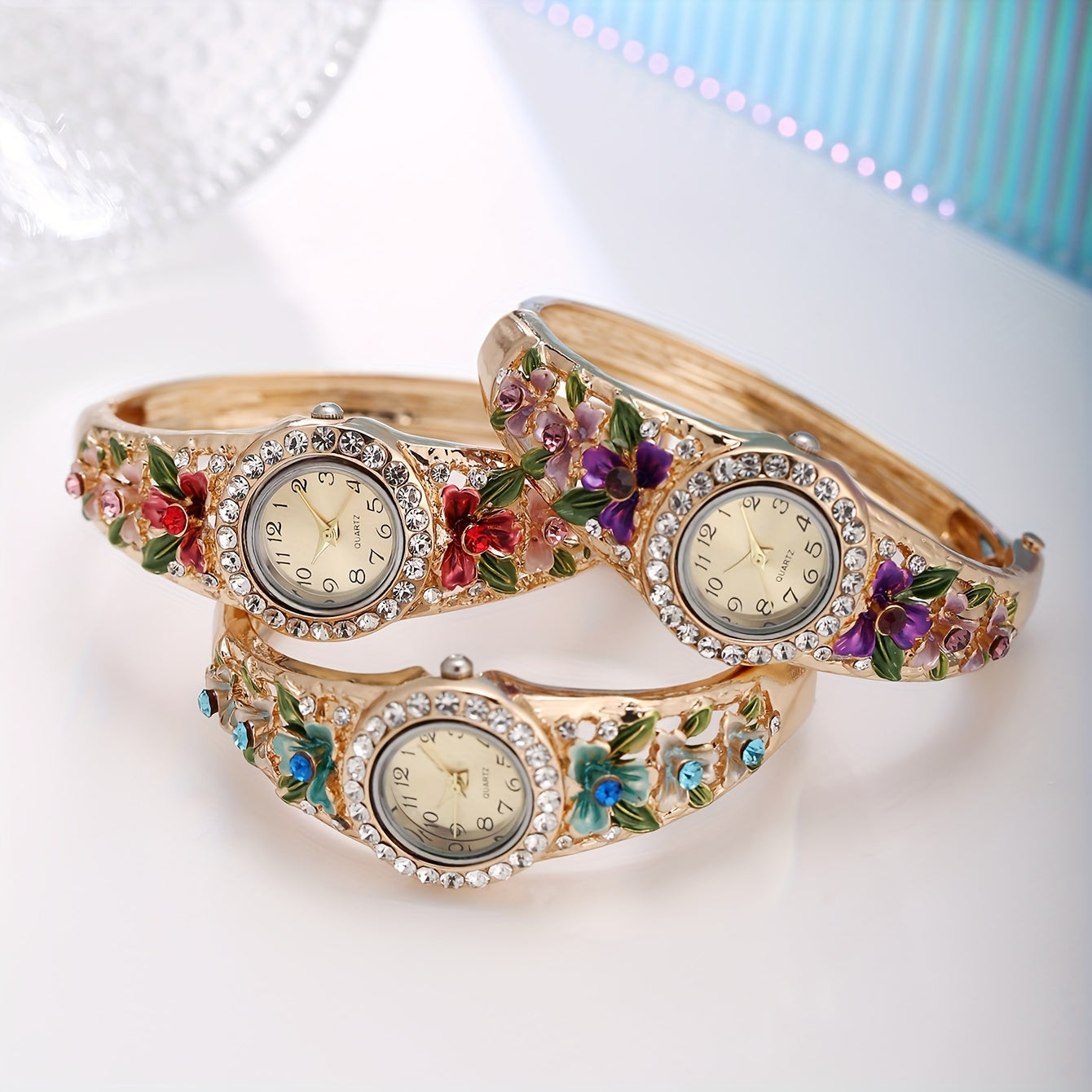 Round Floral Rhinestone Quartz Watches Alloy Strap Zinc Alloy Case, Glamorous Shiny Bracelet Style, For Women