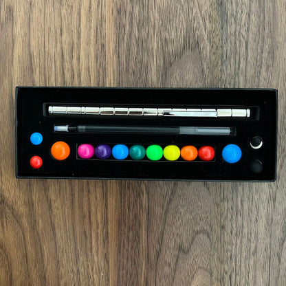 Two-Color Model Magnet Pen