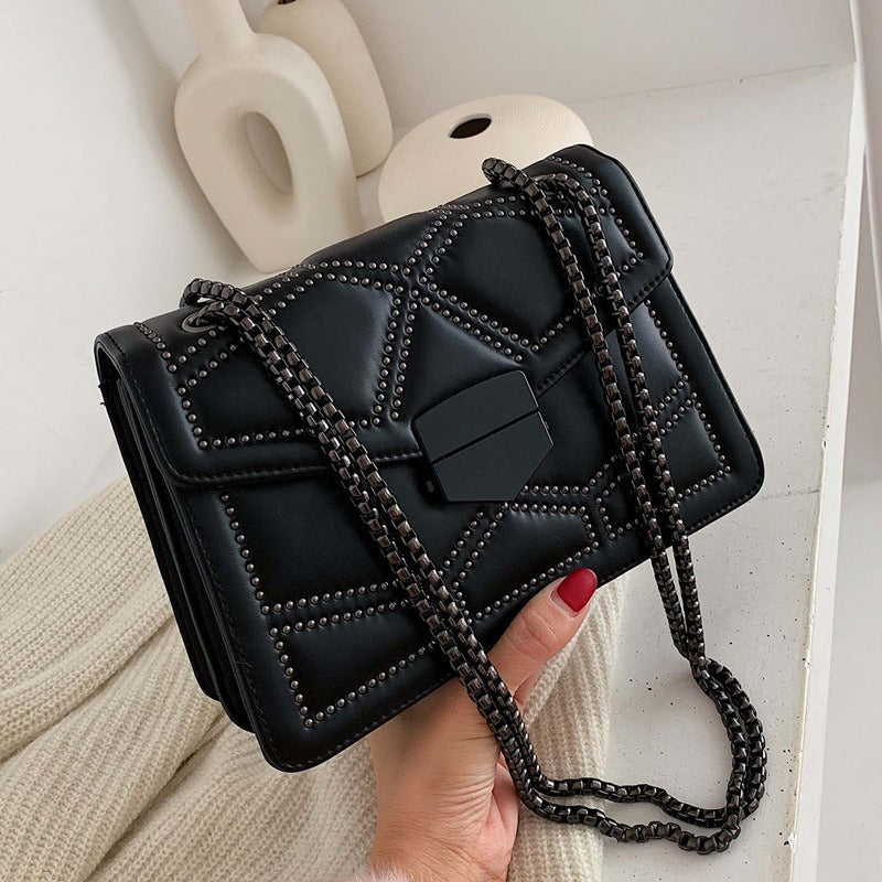 Fashionable and Minimalist Crossbody Bag