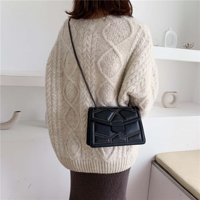 Fashionable and Minimalist Crossbody Bag