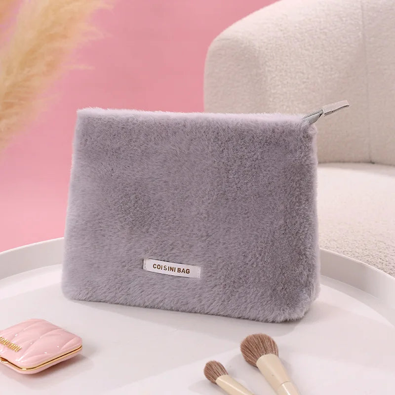 2025 Rabbit Velvet Hand Portable High-grade Makeup Bag Women Bags Designer Wholesale Cute Furry Cosmetic Handbag for Women