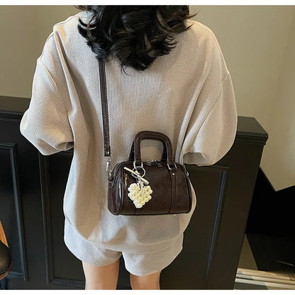 2025 Women's Luxury Solid Color Pillow PU Leather Pearl Zipper Closure Crossbody Handbag Waterproof Fashionable Shoulder Bag
