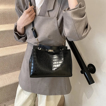 2024 New Crocodile Pattern Women's Hand-Held Shoulder Crossbody Bag Retro Style Zip Large Capacity Popular Casual Polyester