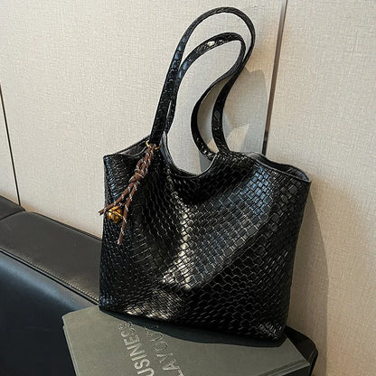 Wholesale Designer Luxury Travel Tote Handbag for Women PU High Quality Portable Shoulder  Bags With Chains Casual Big Tote Bags