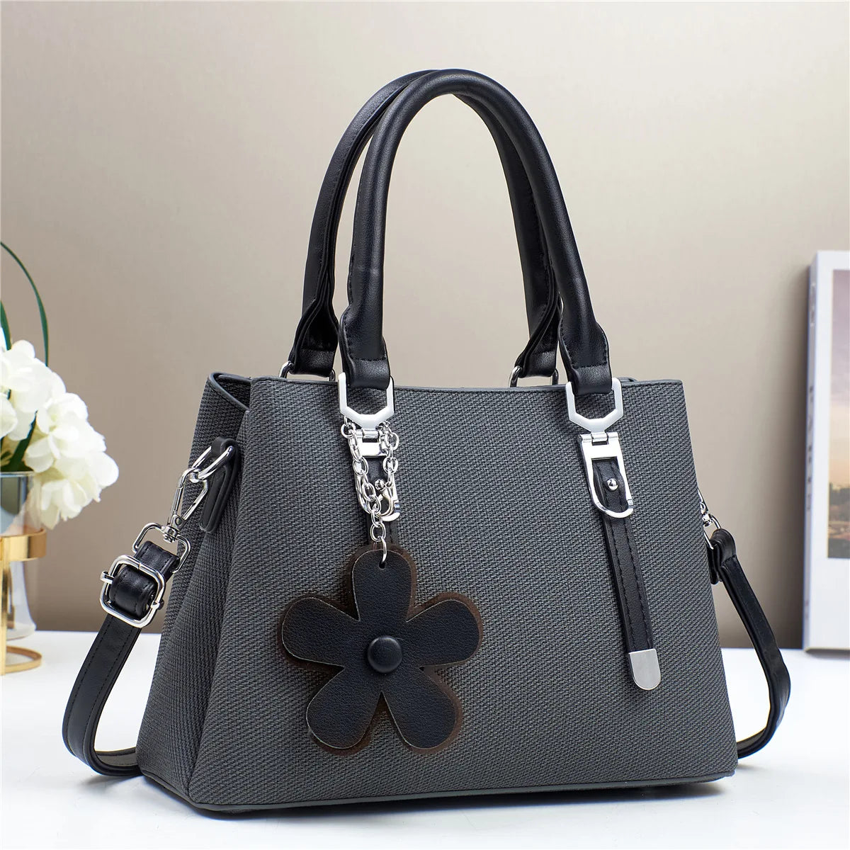 Minimalist Stylish PU Handbags Classical Pure Color Single Shoulder New Crossbody Bag Flower Pendant Fashion Bags for Women