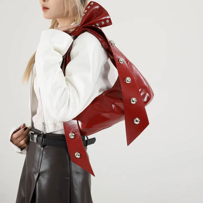 Fashion Street Style Women's Large Capacity Shoulder Bag Travel Underarm Bag Rivet Decoration Waterproof Crossbody Bag Luxury