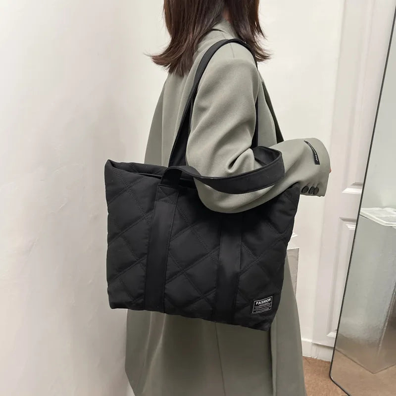 2025 Handbags Designer Handbags Women Zipper Fashionable All Season Tote Bags Daily Simple Lady Handbags