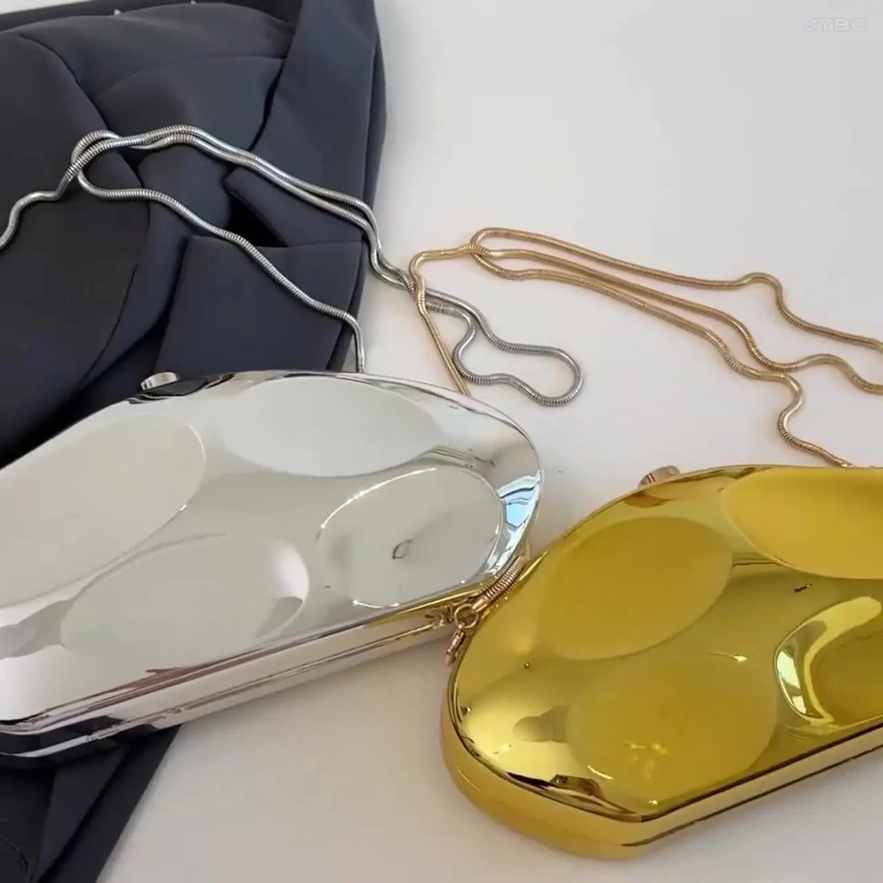 2025 Luxury Golden Silver Metallic Shell Stone Purses and Handbags Women Acrylic Party Evening Bag