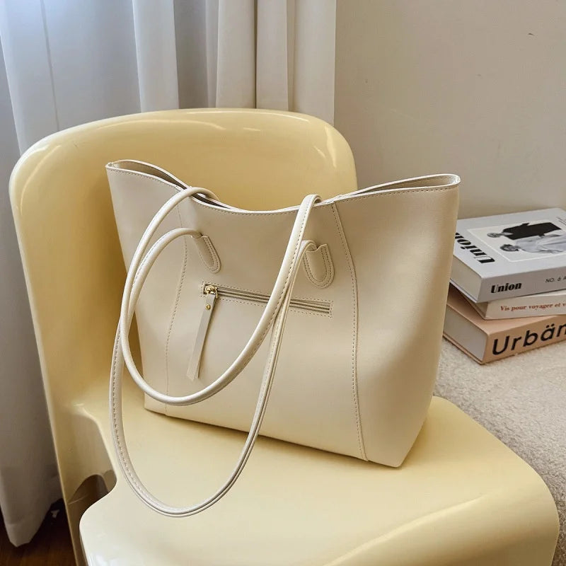 2025 Fashion Trend Large Capacity Tote Bag for Women Stylish Vintage Dress Pearl for Summer Crossbody Handbag Shoulder Use