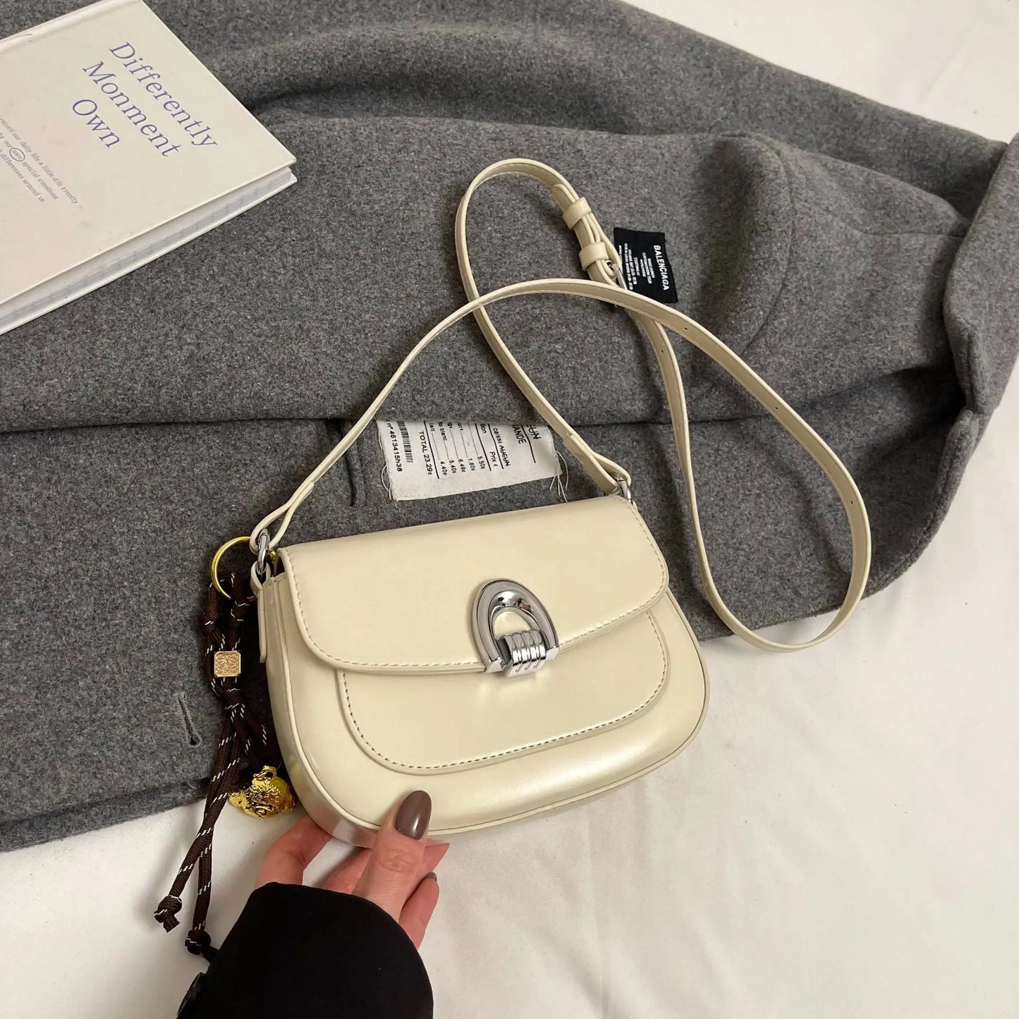 2025 New Fashion Cross Bags for Women Senior Female Saddle Bag Zip Closure PU Lining Leather Texture Single Shoulder Bag