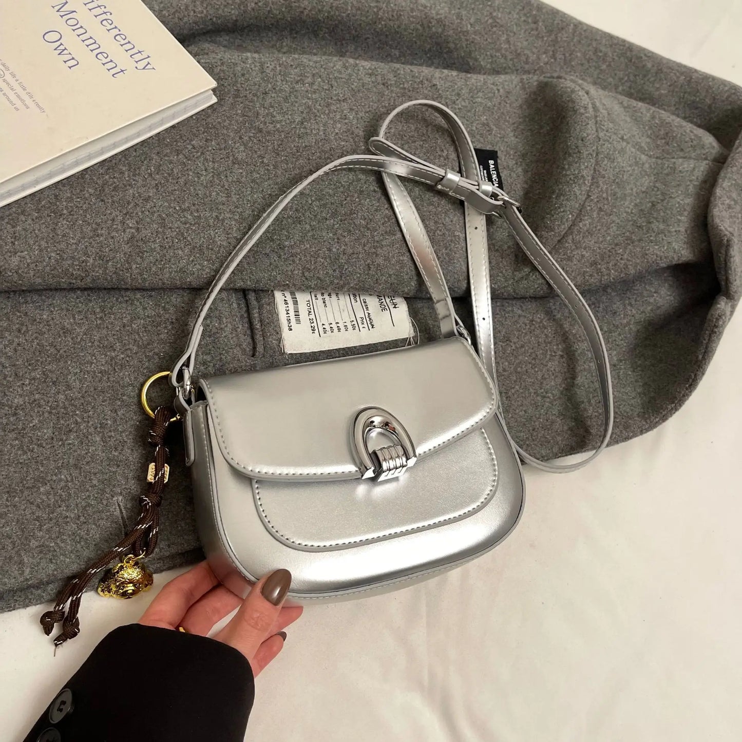 2025 New Fashion Cross Bags for Women Senior Female Saddle Bag Zip Closure PU Lining Leather Texture Single Shoulder Bag