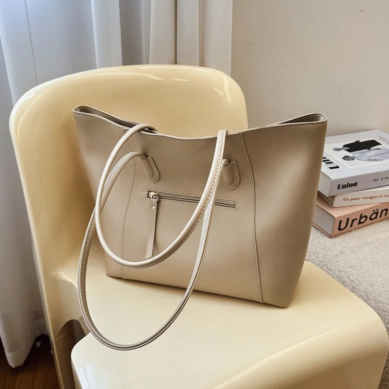 2025 Fashion Trend Large Capacity Tote Bag for Women Stylish Vintage Dress Pearl for Summer Crossbody Handbag Shoulder Use