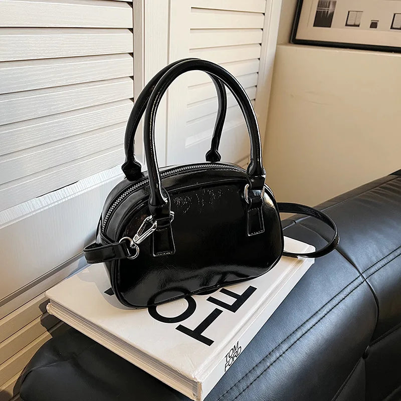 2025 New Hot-selling Autumn and Winter Shoulder Messenger Bag High Quality Portable Ladies Handbag Trendy Small Square Bag