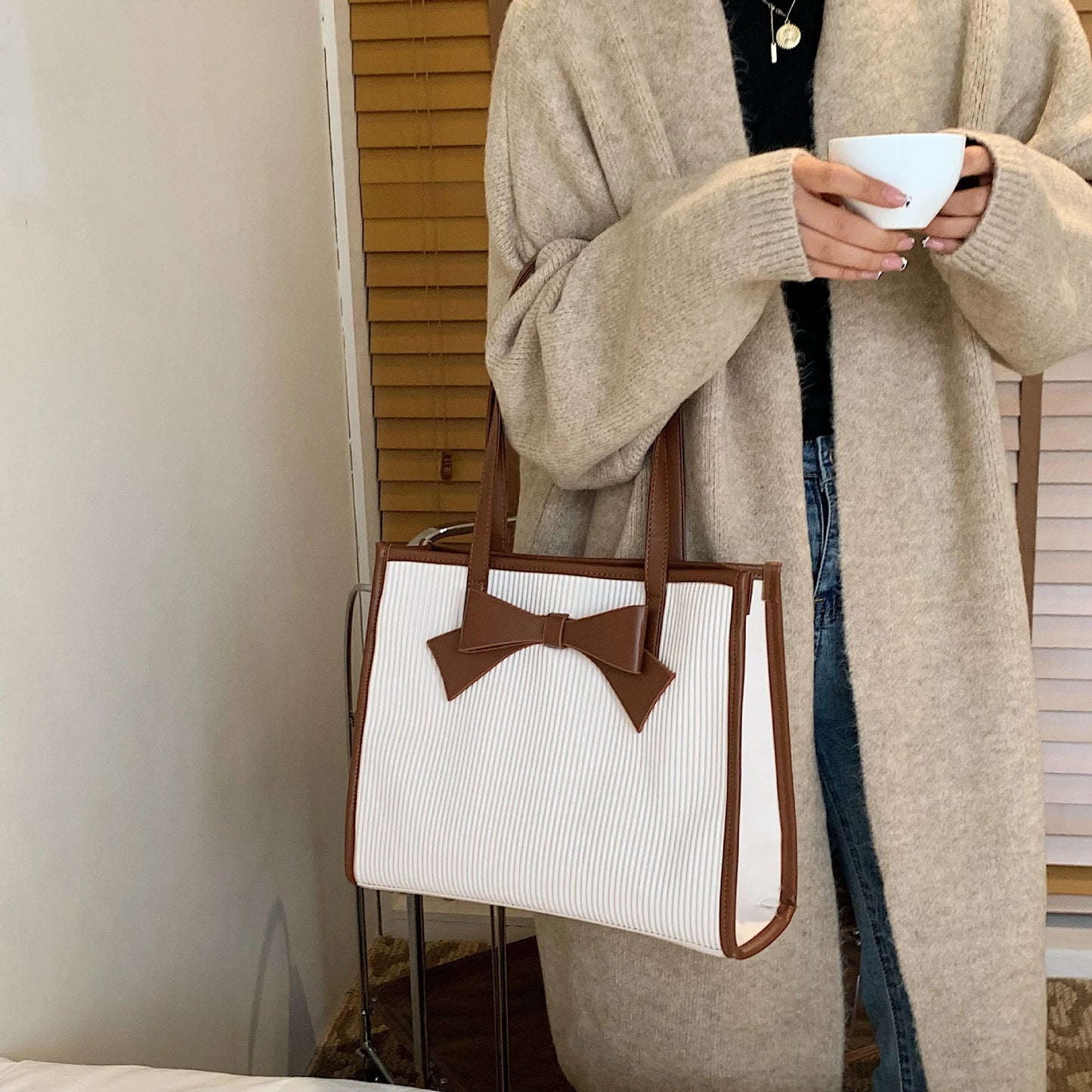 Bow Tie Collision Color Popular Bag Female 2024 New Tide Fashion Large Capacity Shoulder Bag Pu Leather Korean Handheld Tote Bag