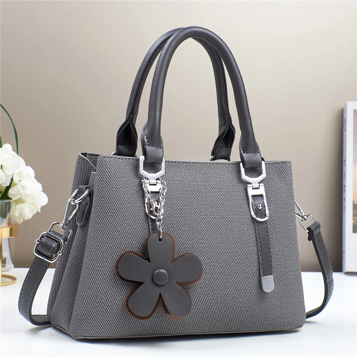 Minimalist Stylish PU Handbags Classical Pure Color Single Shoulder New Crossbody Bag Flower Pendant Fashion Bags for Women