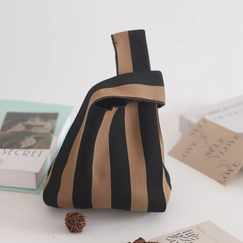 Women's Knitted Bucket Tote Bag Custom Logo Open Closure Woven Souvenir Vest Polyester Lining Simple Design for Everyday Use