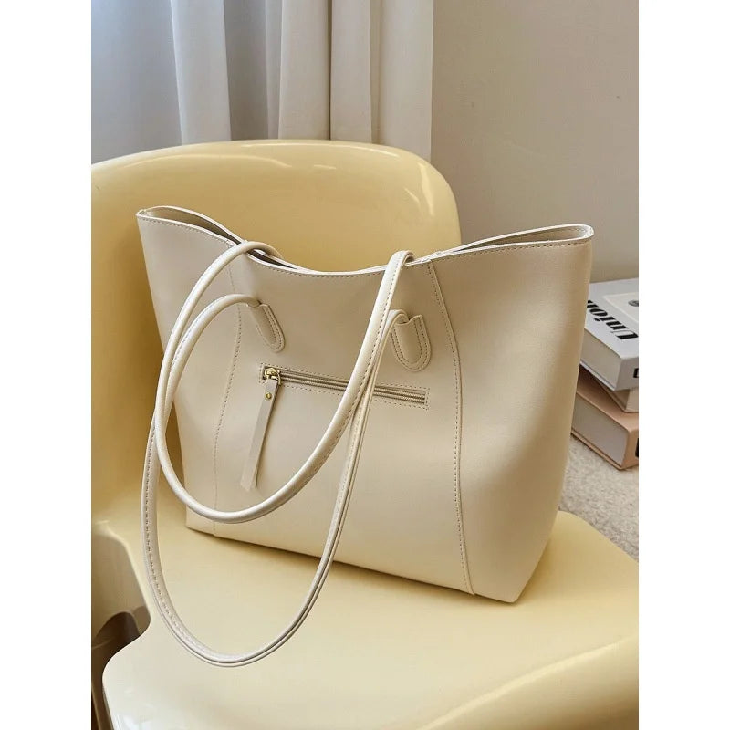 2025 Fashion Trend Large Capacity Tote Bag for Women Stylish Vintage Dress Pearl for Summer Crossbody Handbag Shoulder Use