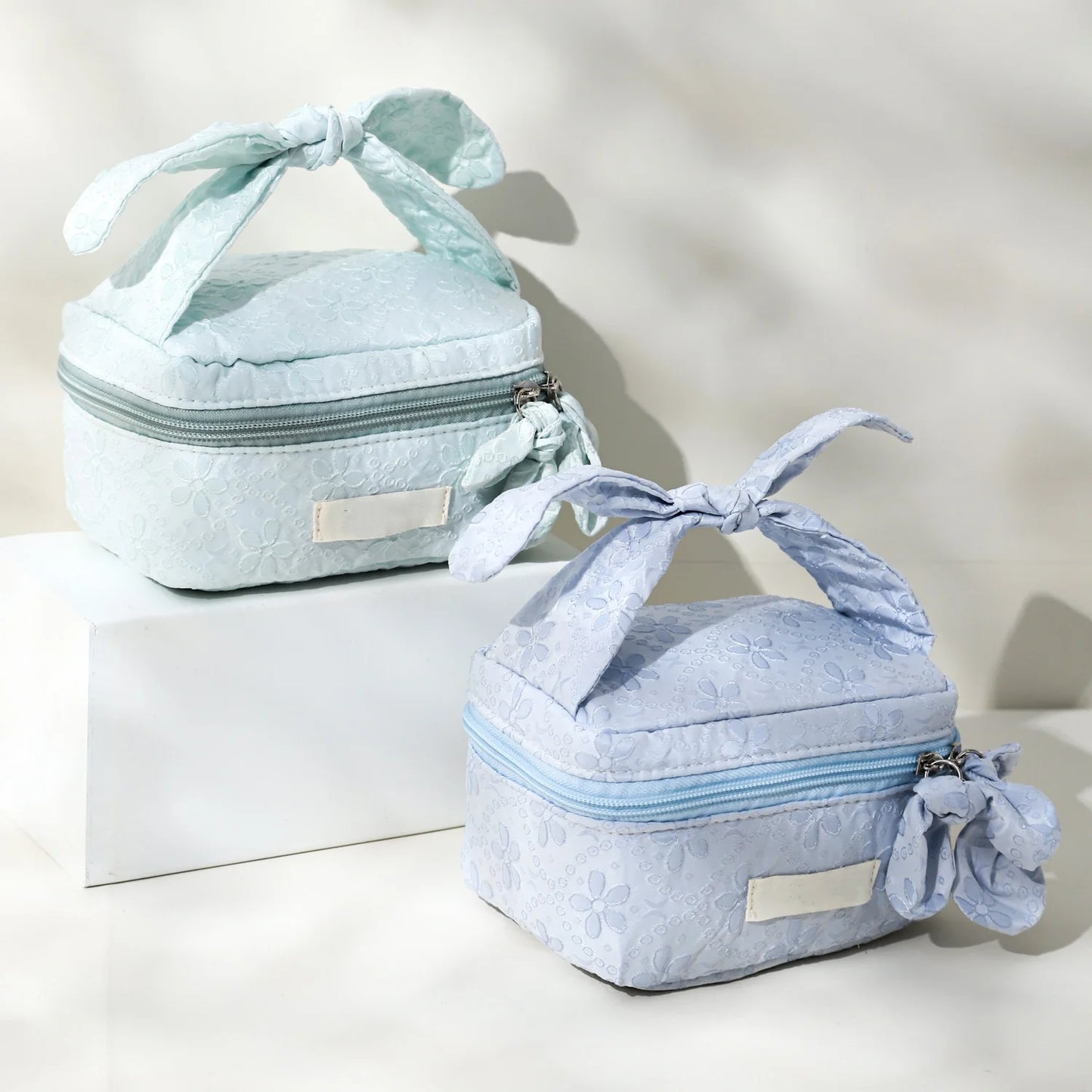 Large Capacity Fresh Candy Color Portable Customized Cosmetic Bag Simple Style Polyester Storage Bags Zipper Fashionable