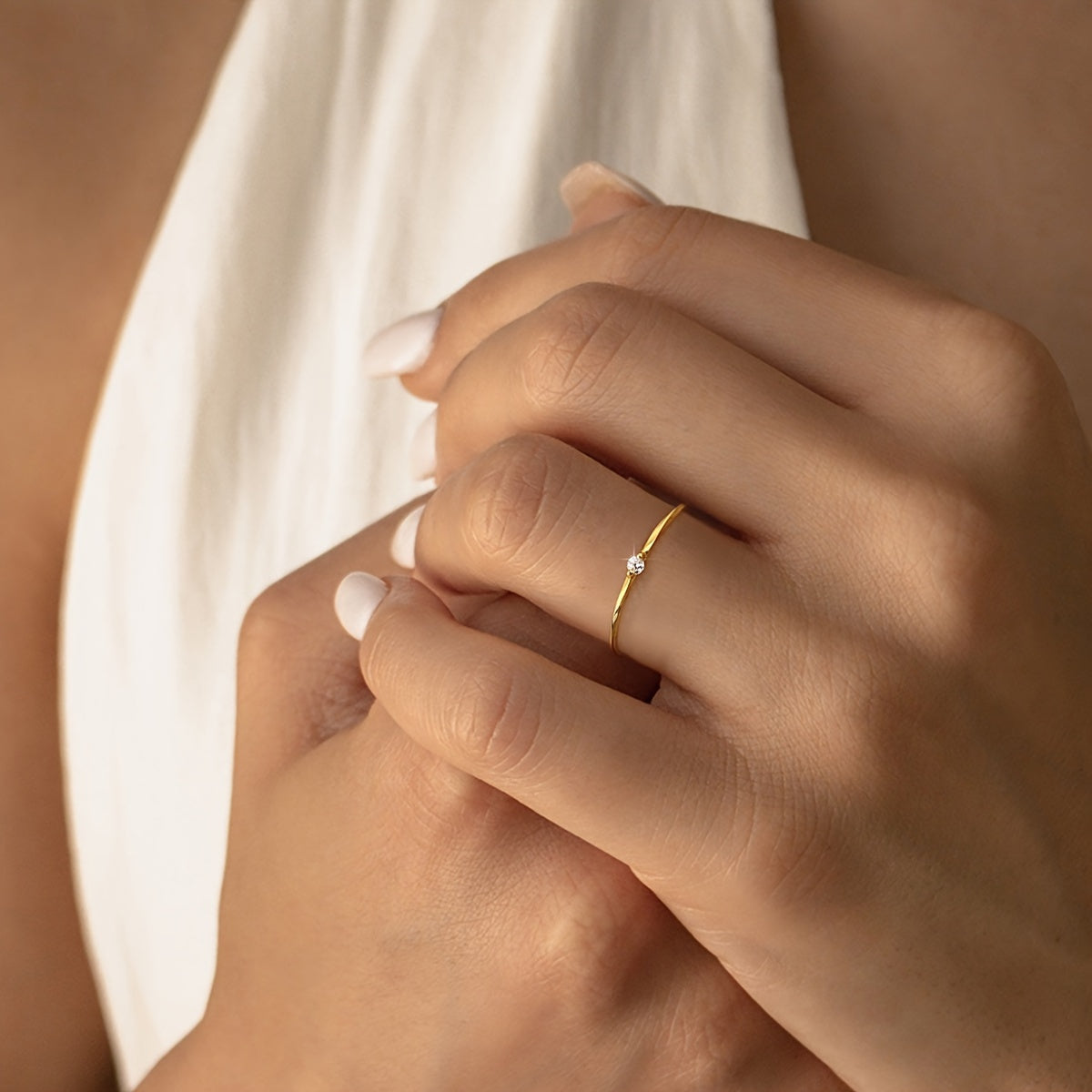 Elegant Simple 925 Sterling Silver Ring with Small 5A Synthetic Cubic Zirconia, Lightweight, Versatile Jewelry for Women, with for Daily Wear, Parties, Ramadan - All Seasons