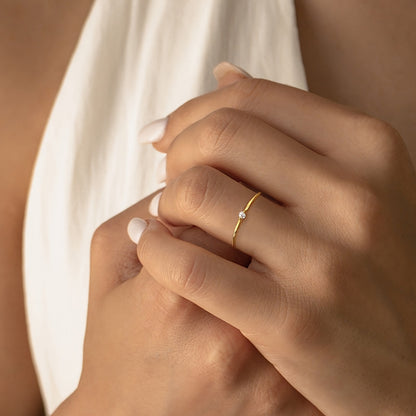 Elegant Simple 925 Sterling Silver Ring with Small 5A Synthetic Cubic Zirconia, Lightweight, Versatile Jewelry for Women, with for Daily Wear, Parties, Ramadan - All Seasons